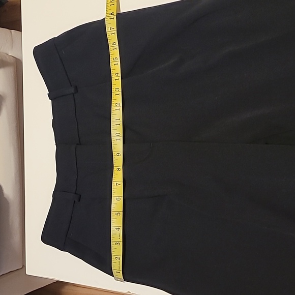 New black LOFT wide leg / high waist trousers with 2 front pleats. - Picture 9 of 11